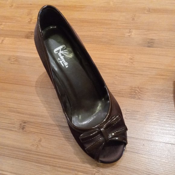 Cinderella of Boston Brown Silk peekaboo platform shoes - Picture 9 of 12